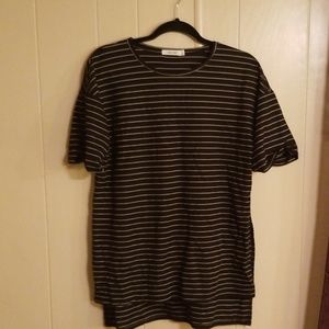 3 for $15! 🌻 Black & White Striped Tunic